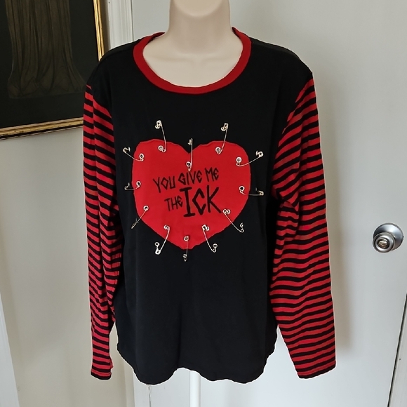 Social Collision Tops - Social Collision You Give Me The Ick Safety Pin Top Juniors 3X